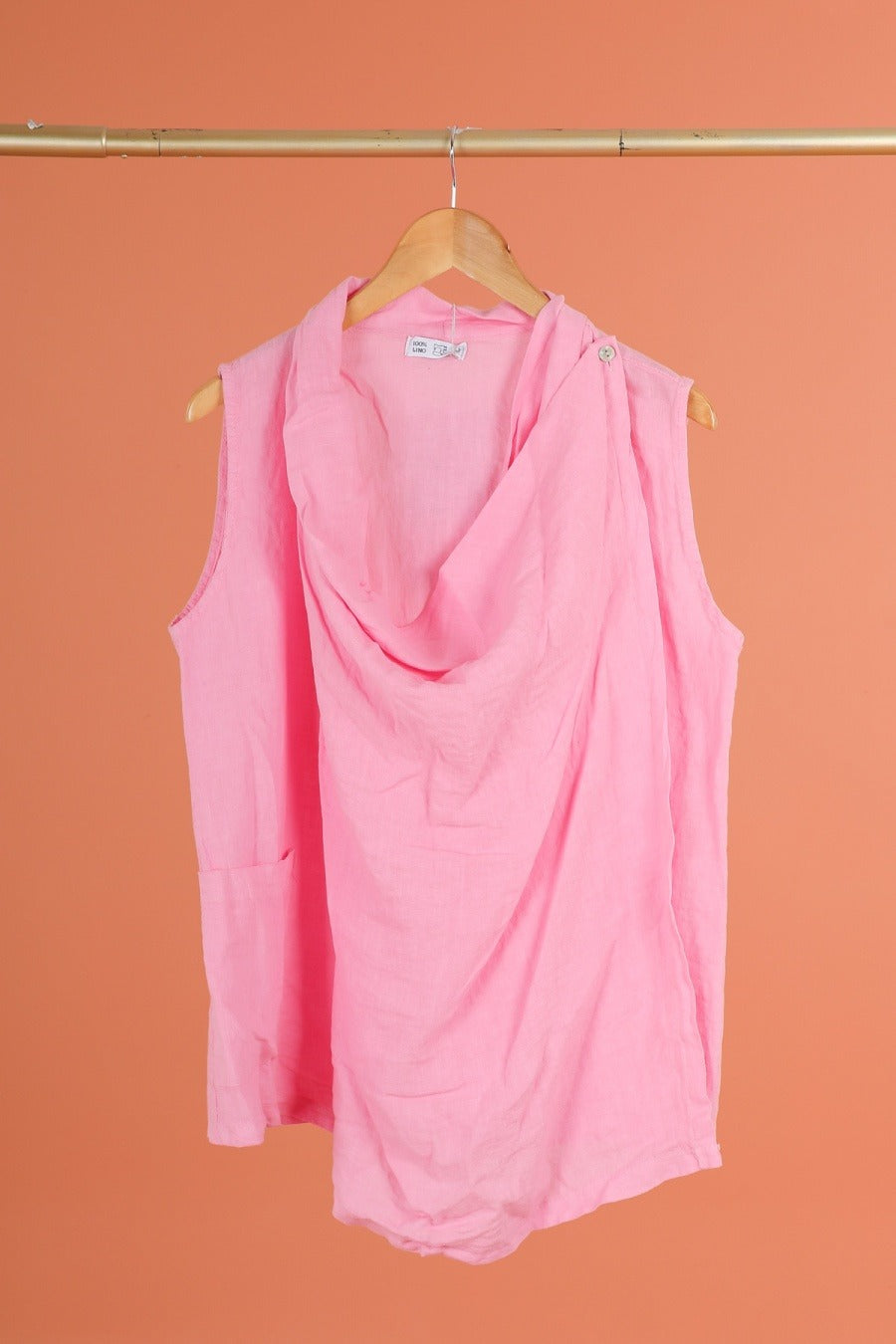 Pink linen top featuring elegant cowl neck and relaxed fit – made in Italy for spring/summer