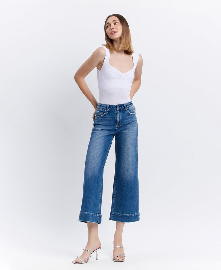 front view Relaxed spring outfit with high-rise crop wide-leg jeans