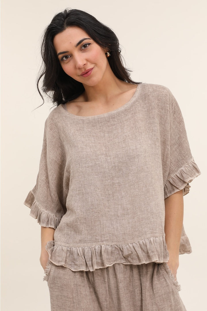 Women's Italian linen blouse in tan, featuring relaxed fit and breathable fabric – made in Italy