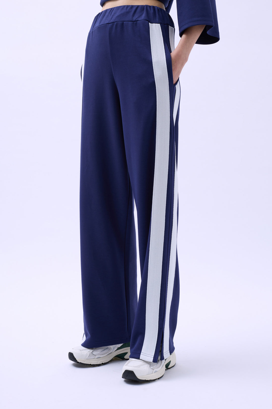 Side Stripe Sweatpants - Navy