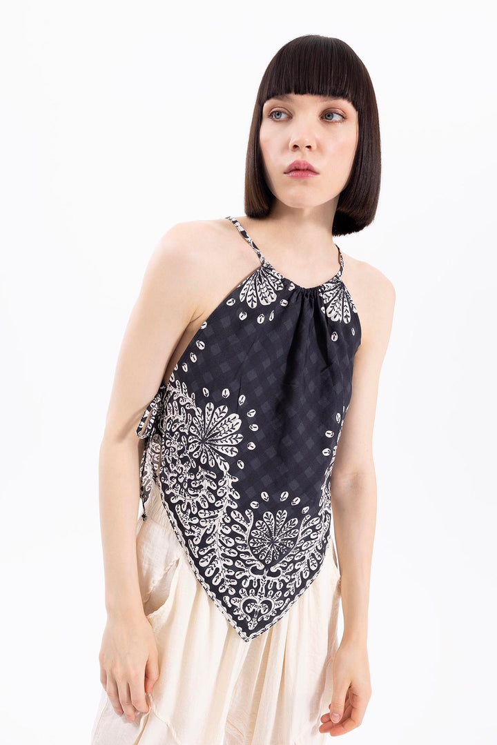 V Hemline Detailed Blouse