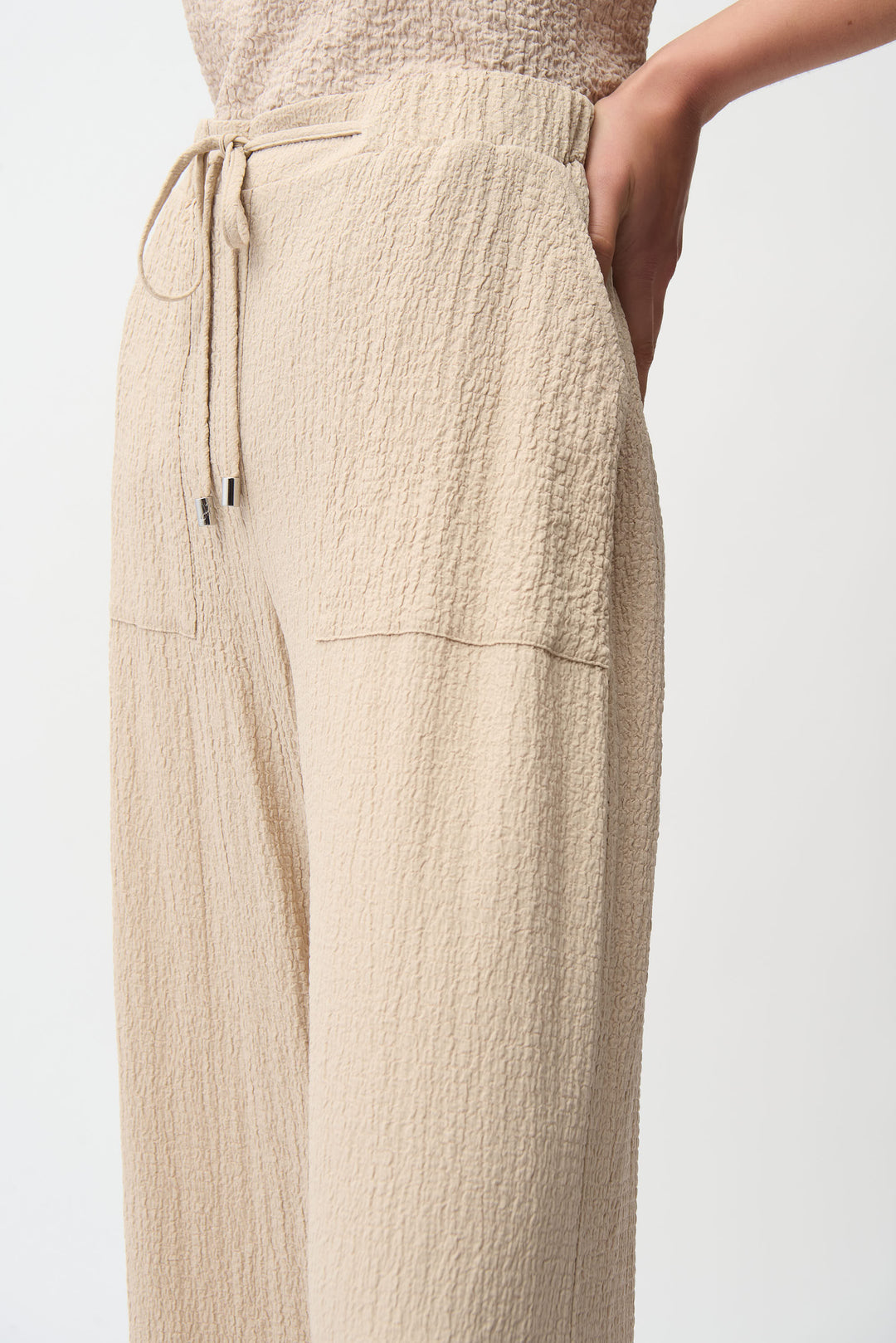 Seersucker Pull-On Crop Pants With Front Pockets - Joseph Ribkoff