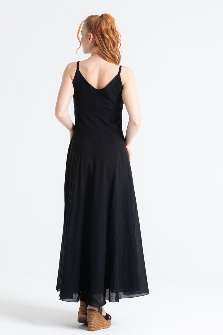 black sleeveless maxi dress