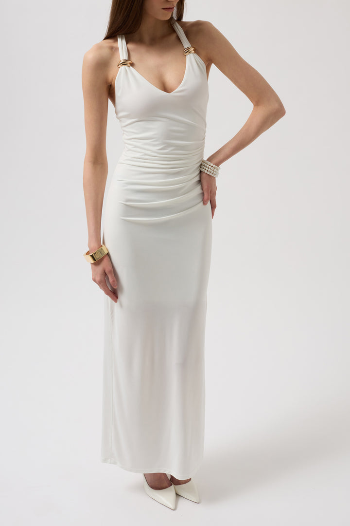 Timeless summer look with white Anabel dress styled with straw hat and sandals – fresh and chic
